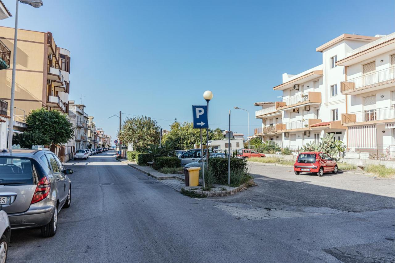 Seashore House - Appartamento A 100 Mt Dal Mare Villafranca Tirrena Zewnętrze zdjęcie